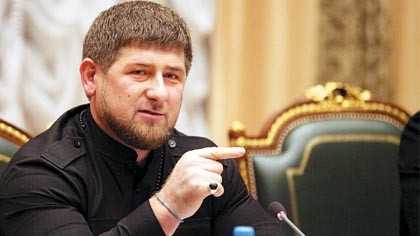 "Üç dəfə xəbərdarlıq atəşi açın, dördüncünü alnından vurun" - Kadırov