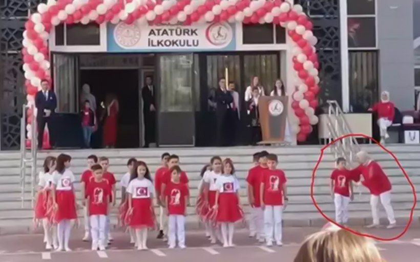 Tədbirdən kənarlaşdırılan 4-cü sinif ŞAGİRDİNİN GÖRÜNTÜLƏRİ ÜRƏK DAĞLADI - FOTO/VİDEO