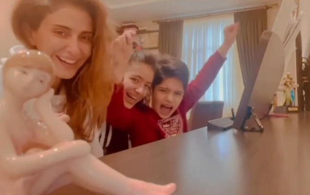 Övladları ilə birlikdə çalıb oxudu - Video