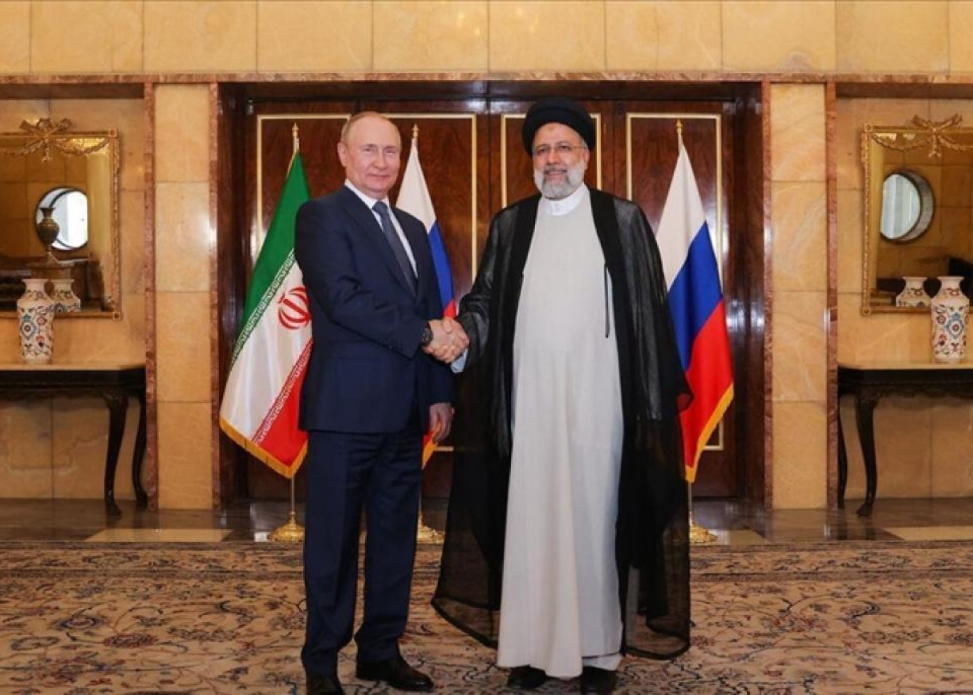 Putin xüsusi nümayəndəsi ilə Rəisiyə mesaj göndərdi
