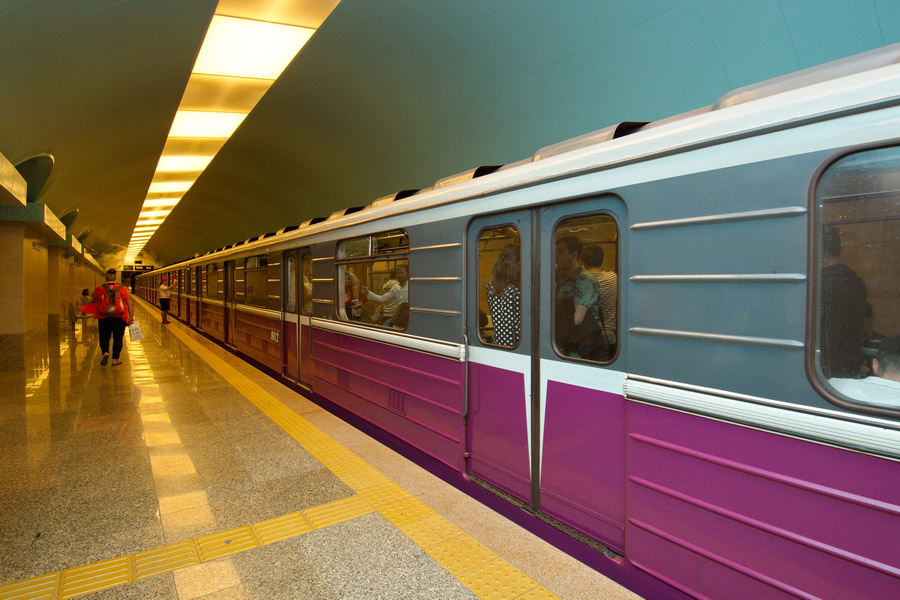 Həftəsonu Bakı metrosu hansı qrafikdə işləyəcək?