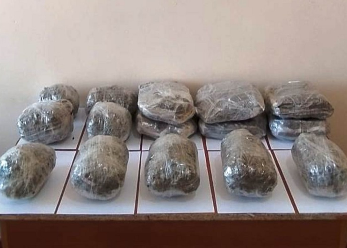 İrandan Azərbaycana narkotik keçirmək istədilər - FOTOLAR