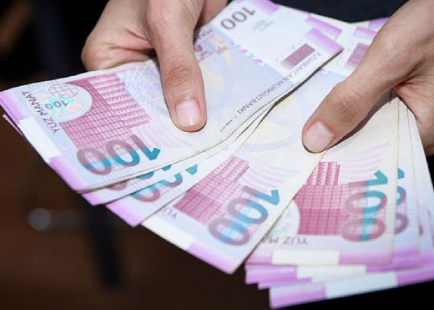 Bakıda orta aylıq əməkhaqqı 1200 manata çatır