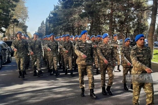 Gəncədə Zəfər Günü münasibətilə hərbçilərin yürüşü keçirilir