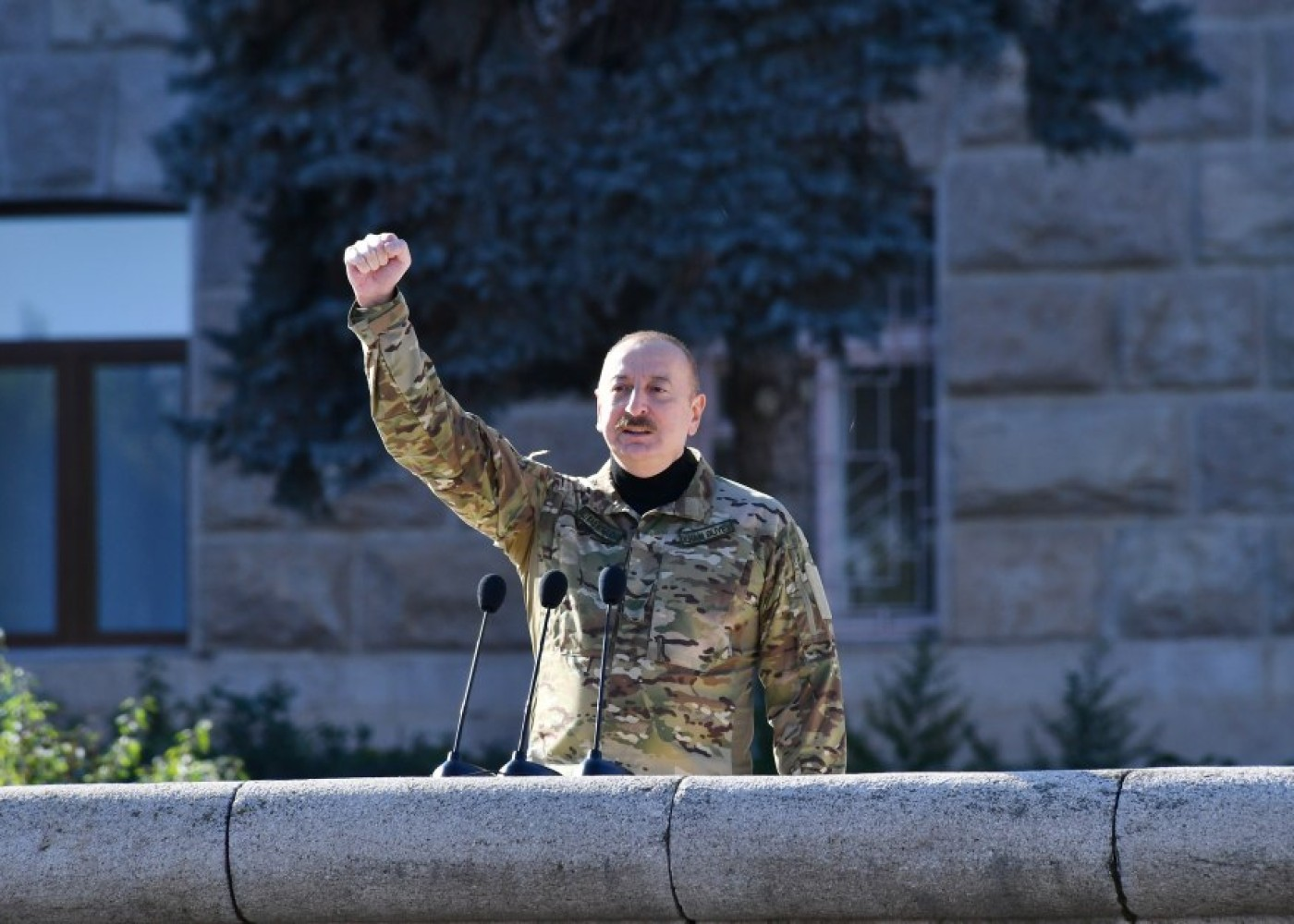 Prezident və birinci xanım Xankəndi şəhərində keçirilən hərbi paradda iştirak ediblər - YENİLƏNİB (FOTO)