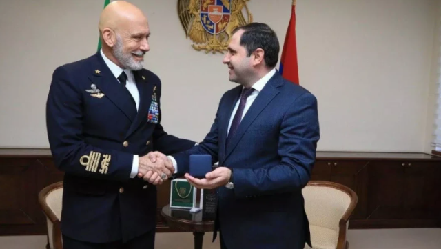 İtaliyanın Baş Qərargah rəisi İrəvandadır