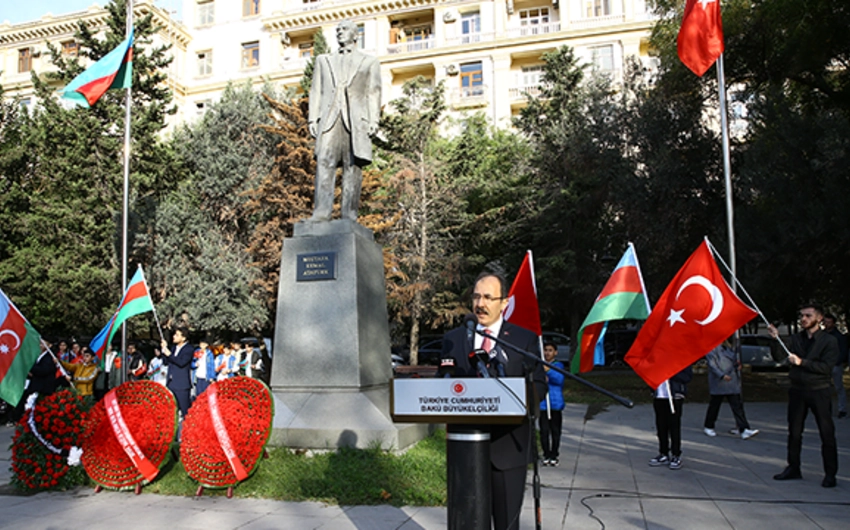 Atatürkün xatirəsi Bakıda anılıb