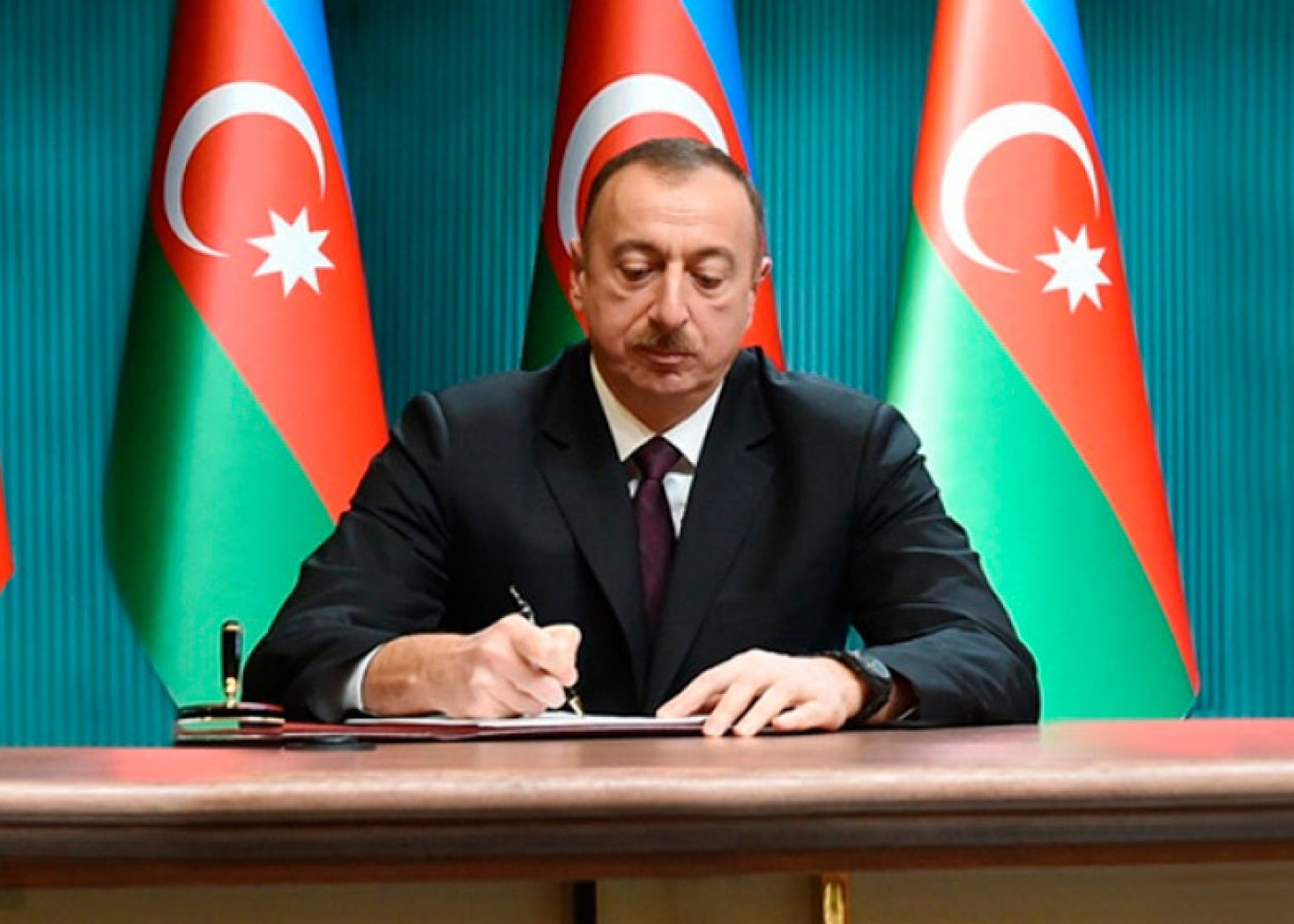 Prezident Gürcüstanla imzalanmış sazişi təsdiqlədi