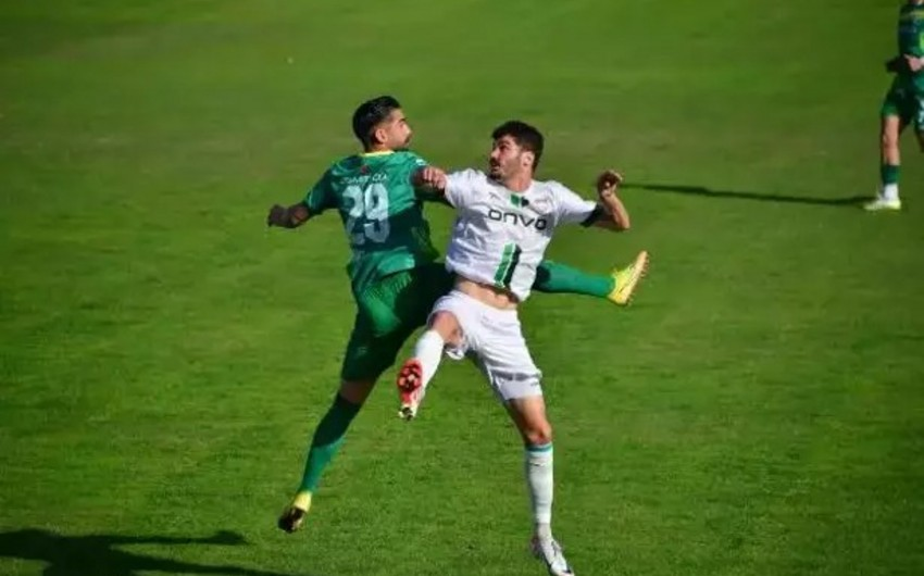Türkiyə çempionatının oyunundan sonra futbolçulara silahlı hücum olub