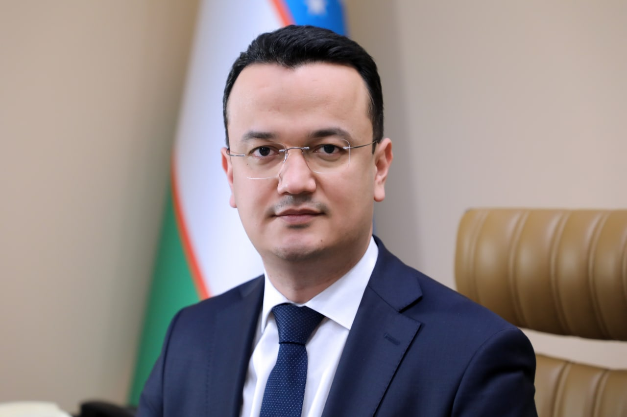 Özbək nazir: Xalqımız Xankəndidəki hərbi paradı qürur hissi ilə izləyib