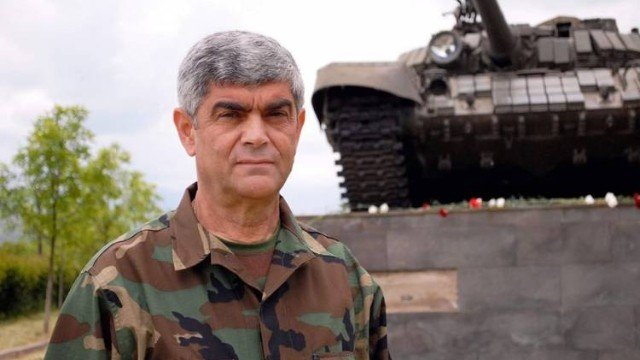 Vitali Balasanyan yenidən dindirildi