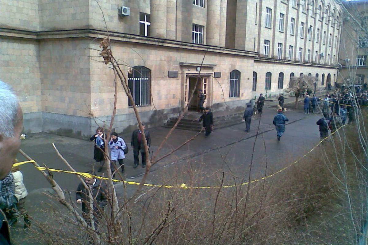 İrəvan Dövlət Universitetində partlayışda ölən və yaralananlar var - YENİLƏNİB