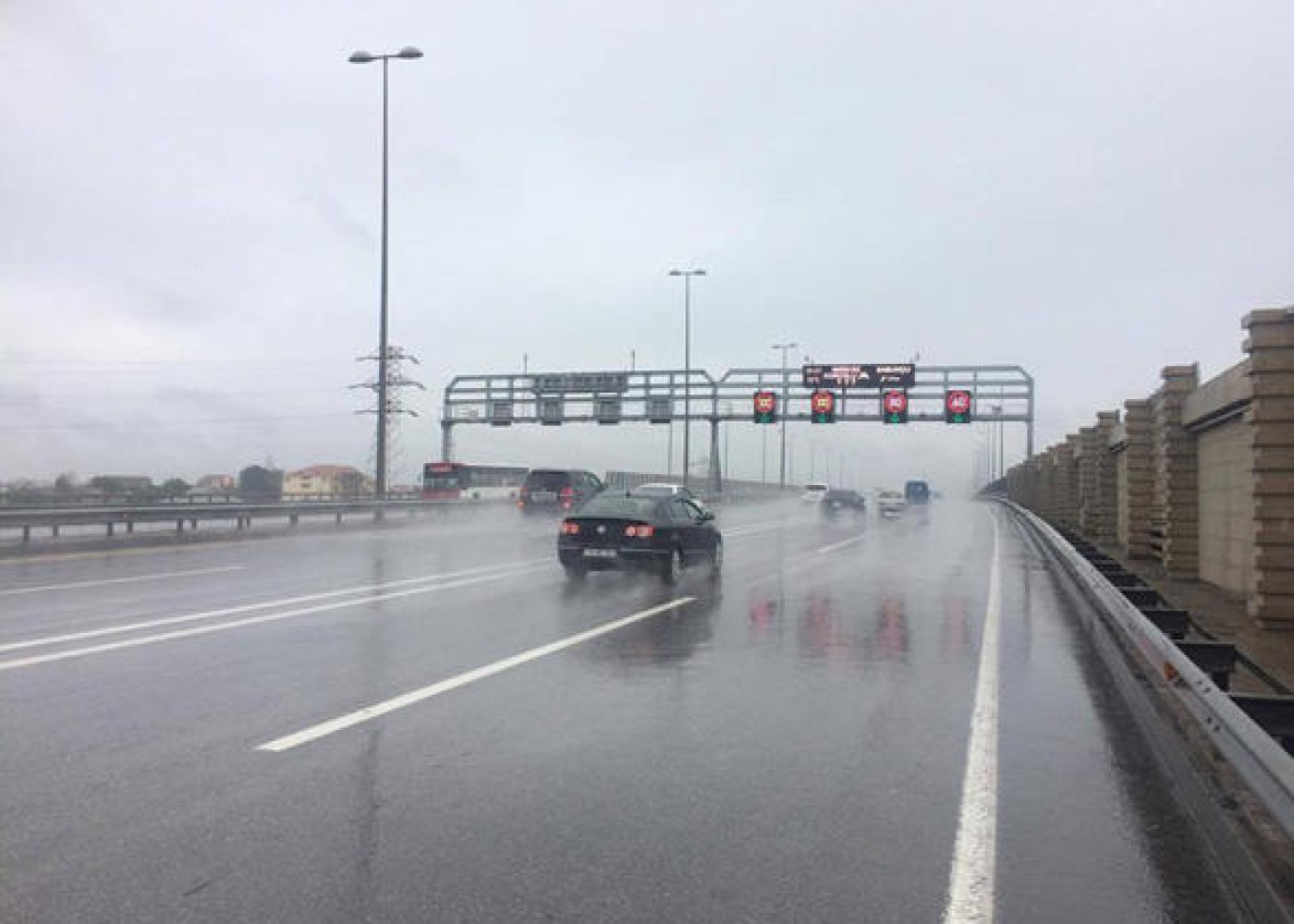 Bu yolda sürət həddi endirildi