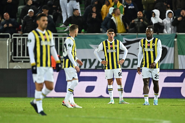 "Fənərbaxça" 3 əcnəbi ilə yollarını ayırır "Fənərbaxça" 3 əcnəbi ilə yollarını ayırır