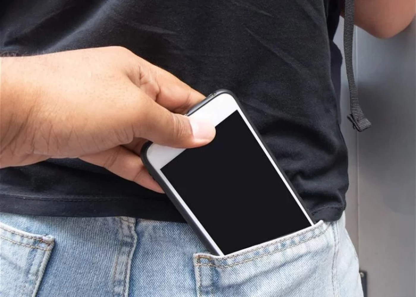 Xırdalanda 10 ədəd telefon oğurlayan şəxs saxlanıldı