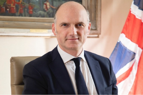 Britaniyanın dövlət naziri Leo Dokerti Azərbaycanda səfərdədir