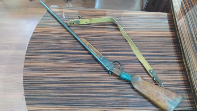 Qanunsuz saxlanılan odlu silahlar polisə təhvil verildi