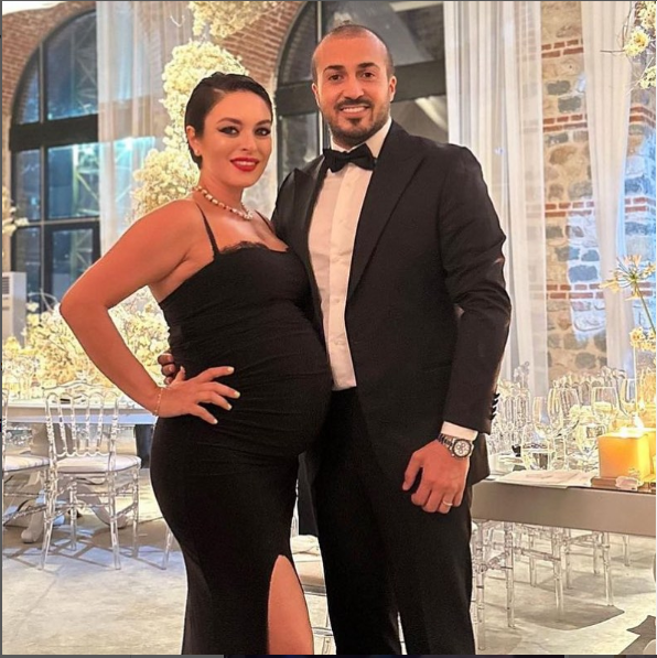 Ezgi Mola ana oldu - FOTO