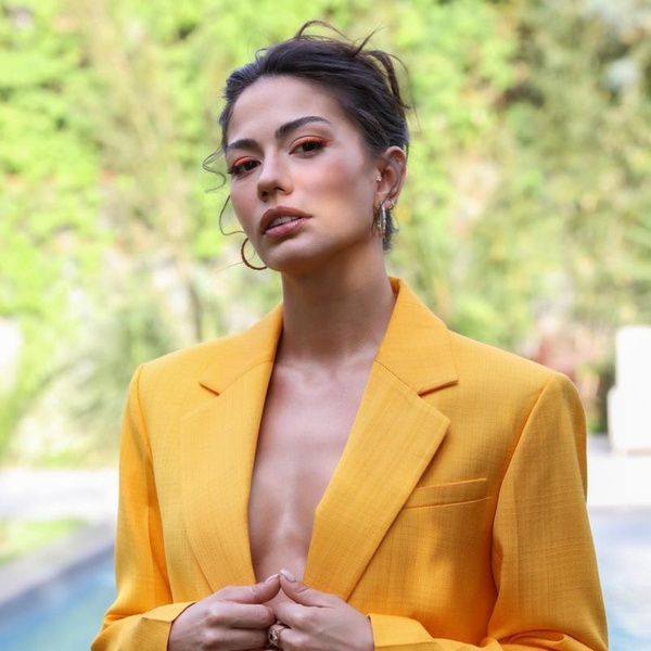Demet Özdemir etiraf etdi: Maddi cəhətdən...