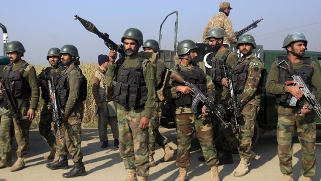 Pakistan ordusu sərhəddə 8 yaraqlını zərərsizləşdirdi