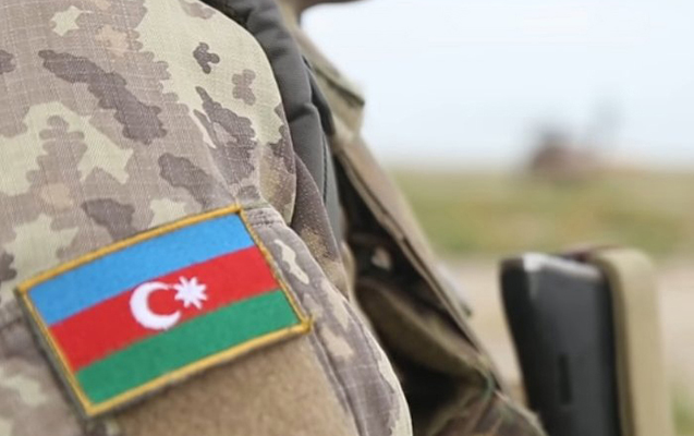 Hərbçilərin qulluq əlavəsi faizi artırılır