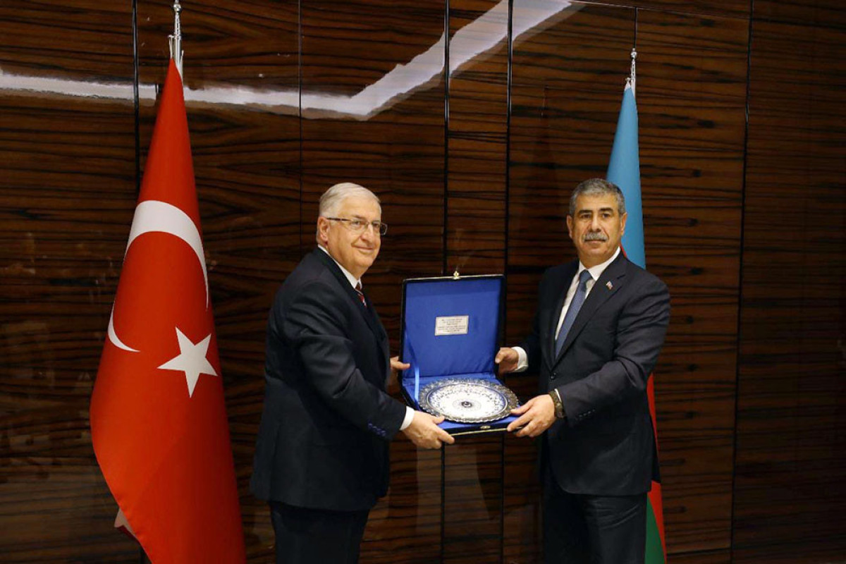 Azərbaycan və Türkiyə müdafiə nazirləri görüşüb