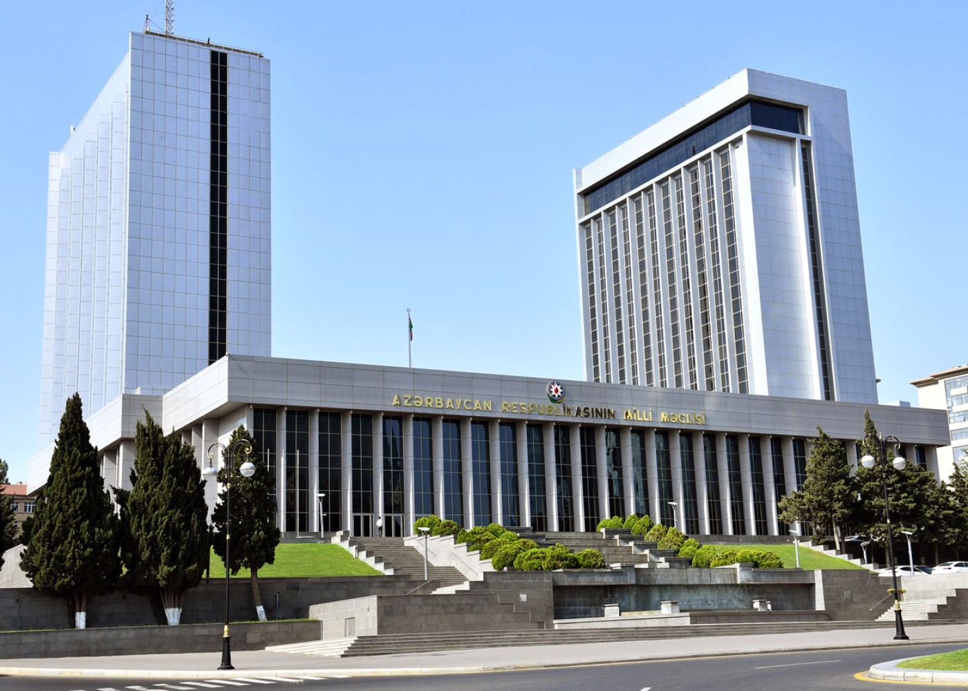 Milli Məclisdən Simonyana CAVAB