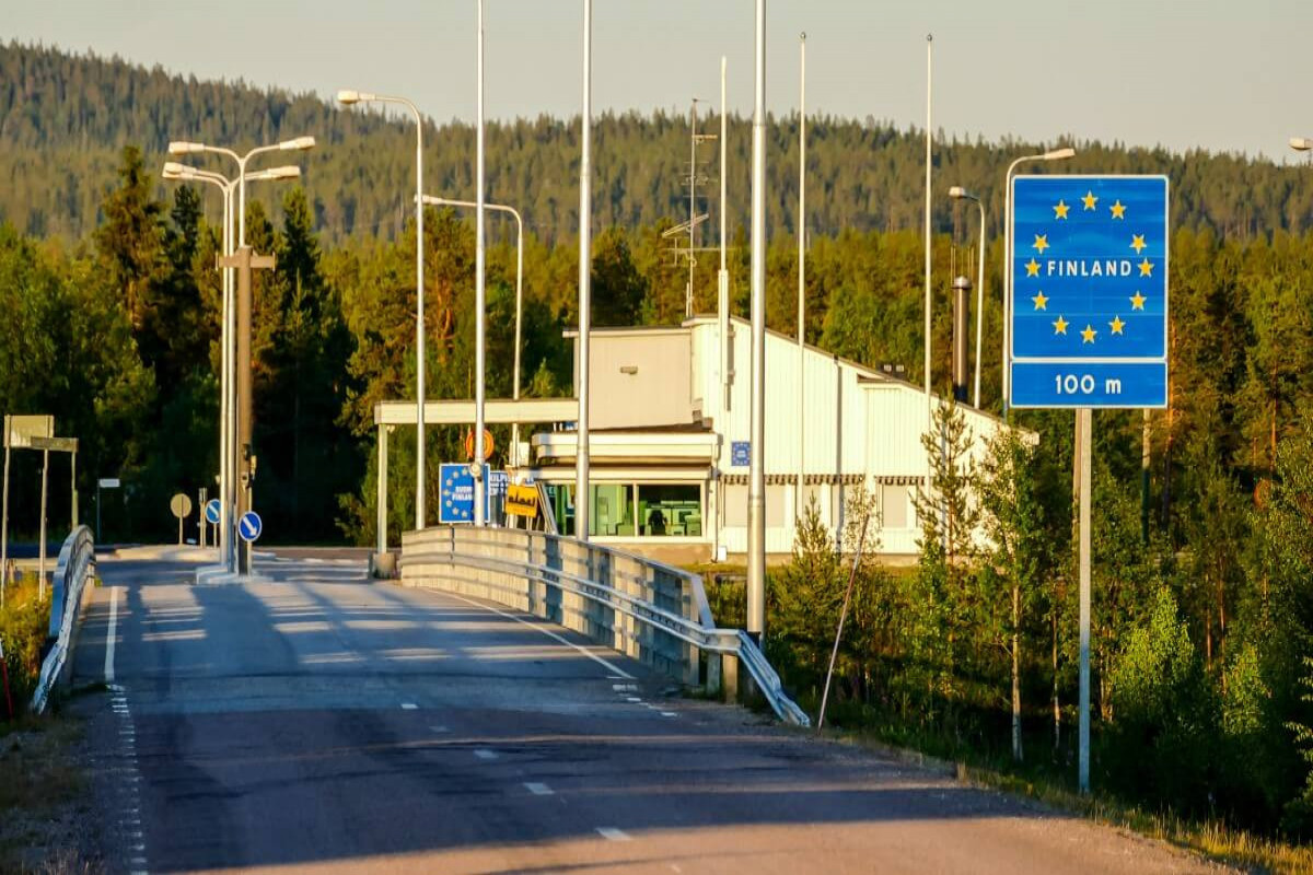 Finlandiya Rusiya ilə sərhədlərini bağlayacaq