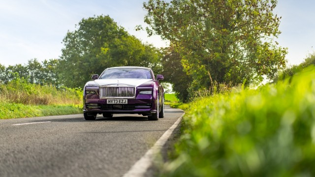 Spectre Rolls-Royce evindən Avropaya . MEDİA İLƏ GÖRÜŞ ÜÇÜN YOLA ÇIXIR