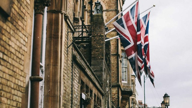 Britaniyada 17 mindən çox sığınacaq iddiası ləğv edilib