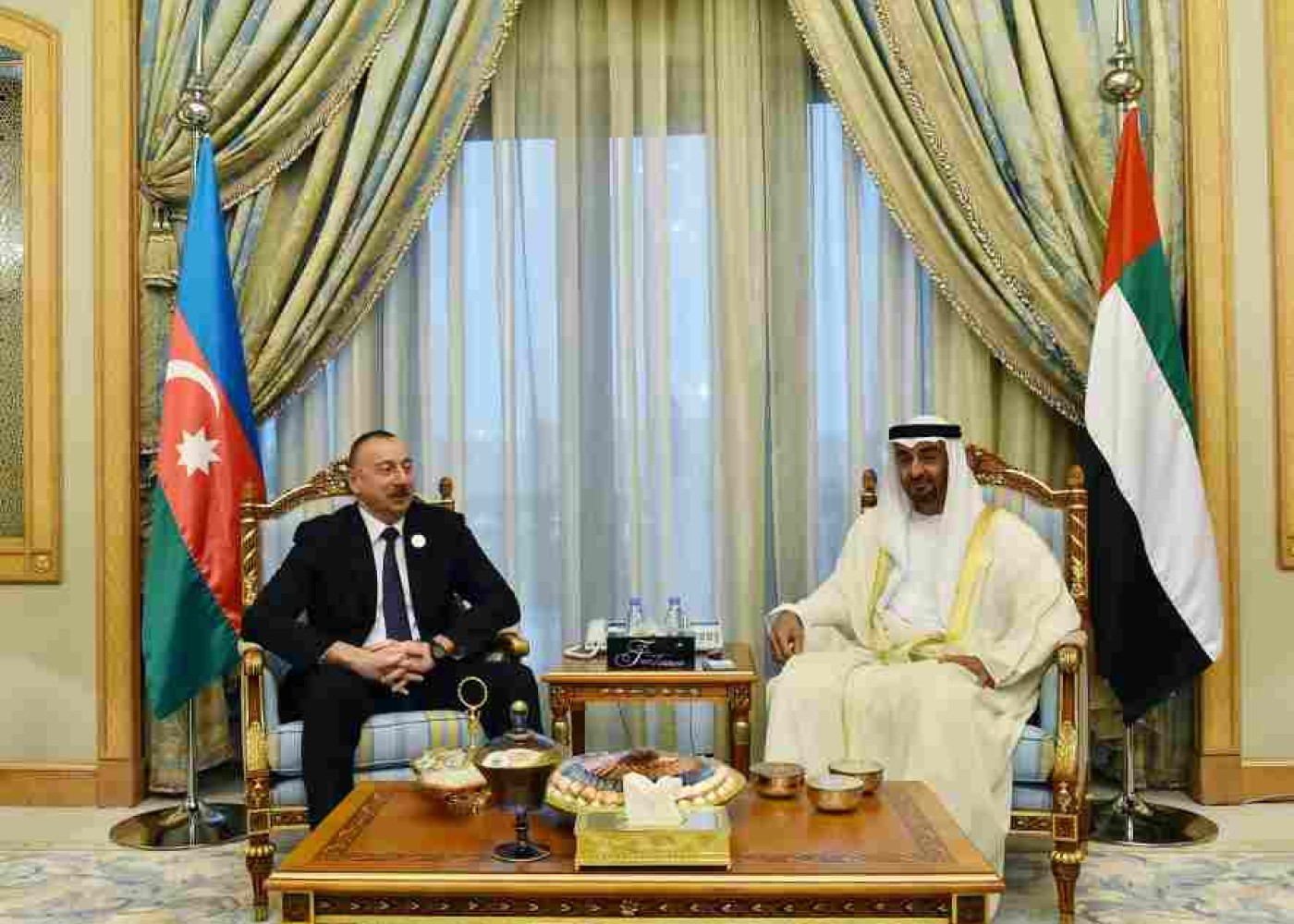 Prezident İlham Əliyev BƏƏ Prezidentini Azərbaycana səfərə dəvət edib
