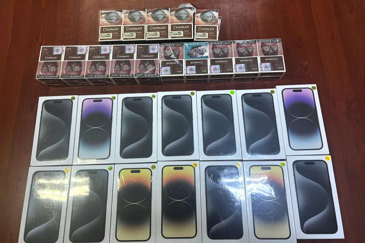 Qanunsuz yolla ölkəyə gətirilən 14 “iPhone” aşkarlanıb