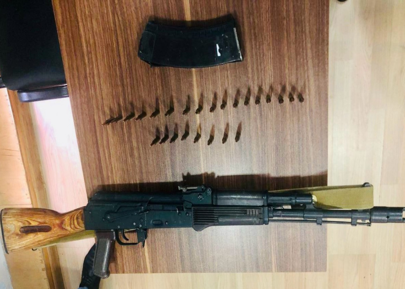 Tikintidə tapılan avtomat polisə təhvil verildi - FOTO