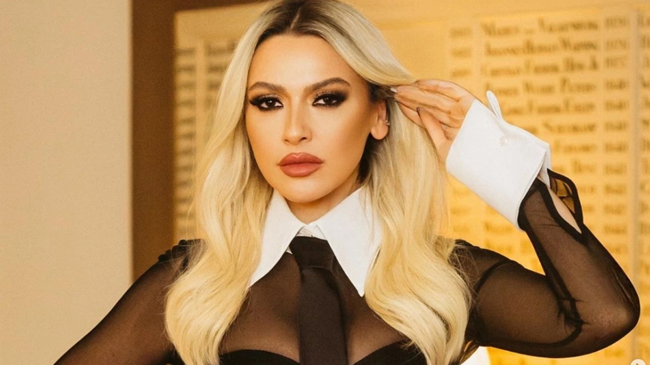 "Qalatasaray"ın məşhur futbolçusu Hadise ilə eşq yaşayırmış - FOTO