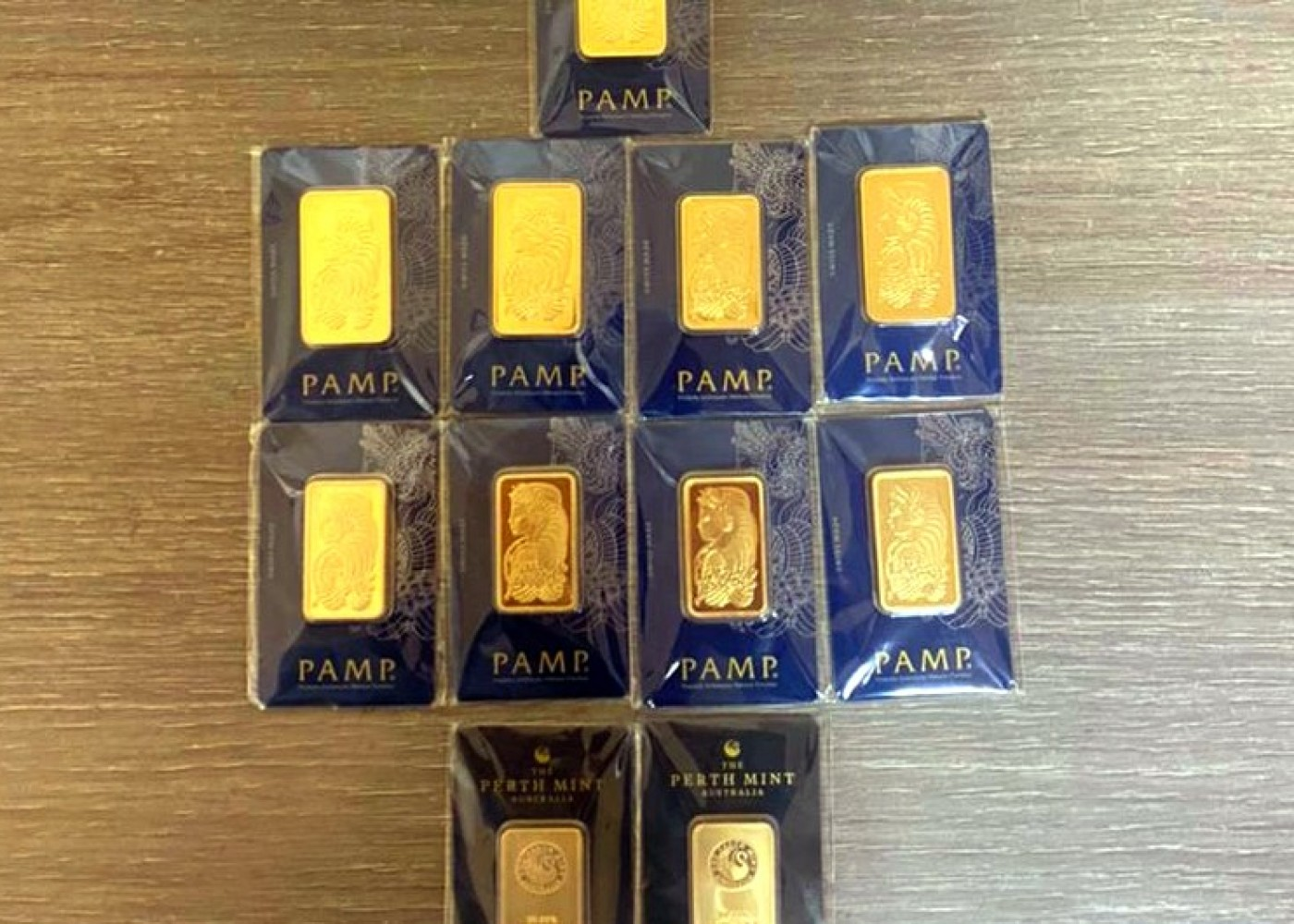 Azərbaycana qanunsuz qızıl külçələr gətirmək istədilər