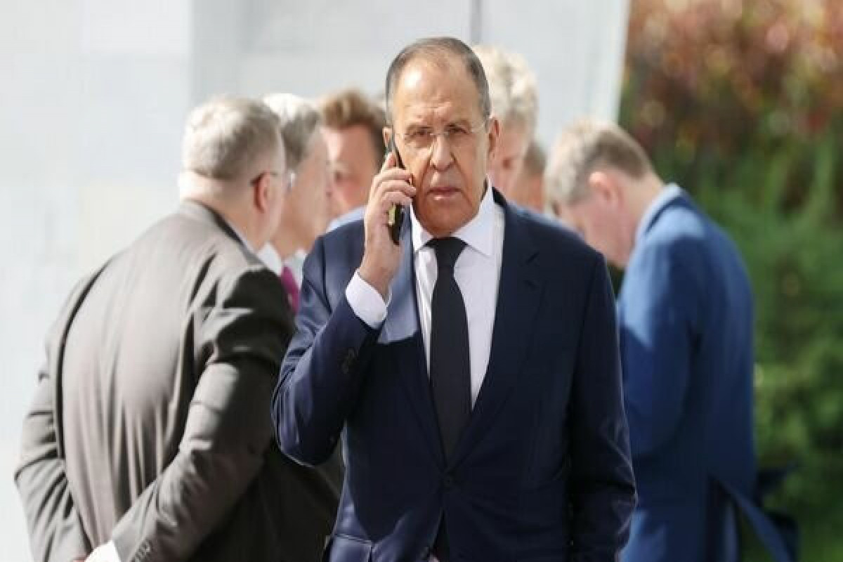 Lavrov iPhone-dan imtina edib