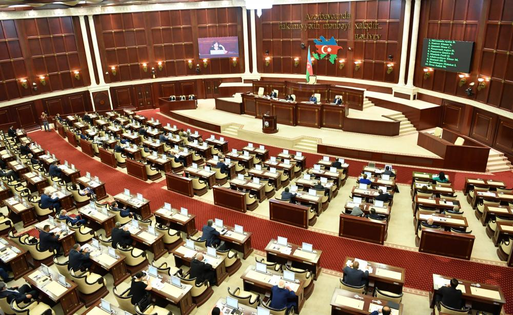 Milli Məclisin iclası başlayıb