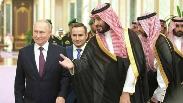 Səudiyyənin vəliəhdi Putinə görə səfərini təxirə saldı
