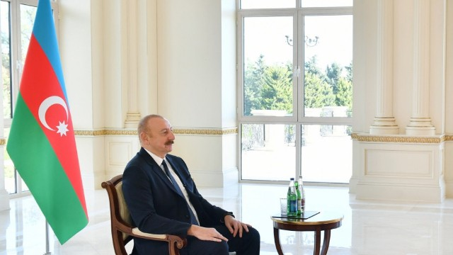 "Qayıtmaq istəyən hər kəsin belə bir hüququ var" - Prezident Qarabağ ermənilərindən danışdı