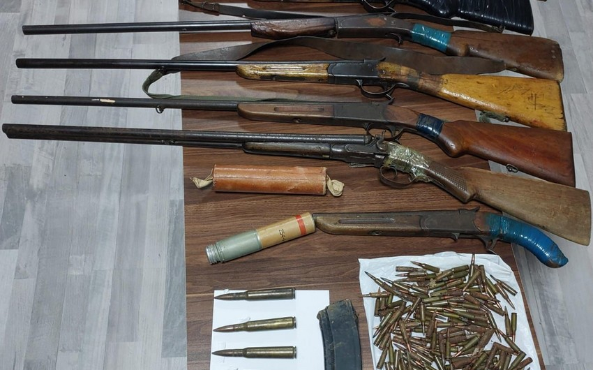 Ağsuda xeyli sayda silah-sursat aşkar edilib, 6 odlu silah isə könüllü təhvil verilib - FOTO