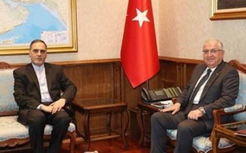 Türkiyənin milli müdafiə naziri İranın yeni səfirilə görüşüb