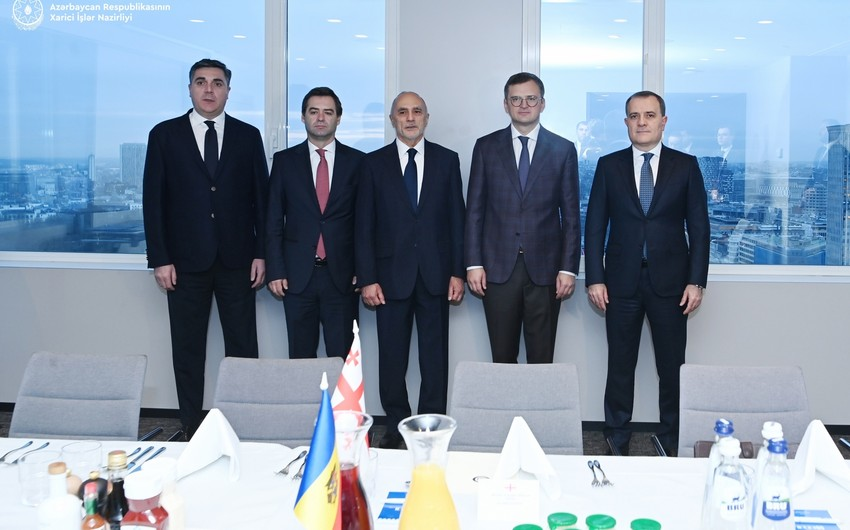 Ceyhun Bayramov GUAM XİN başçılarının qeyri-rəsmi görüşündə iştirak edib