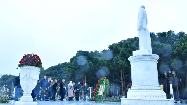 Abşeronda Ümummilli Liderin əziz xatirəsi dərin ehtiramla yad edilib - FOTOLAR