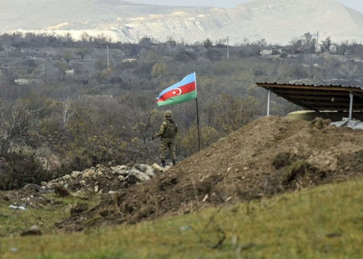 İrəvan və Bakı qoşunların sərhəddən çıxarılmasını müzakirə edir