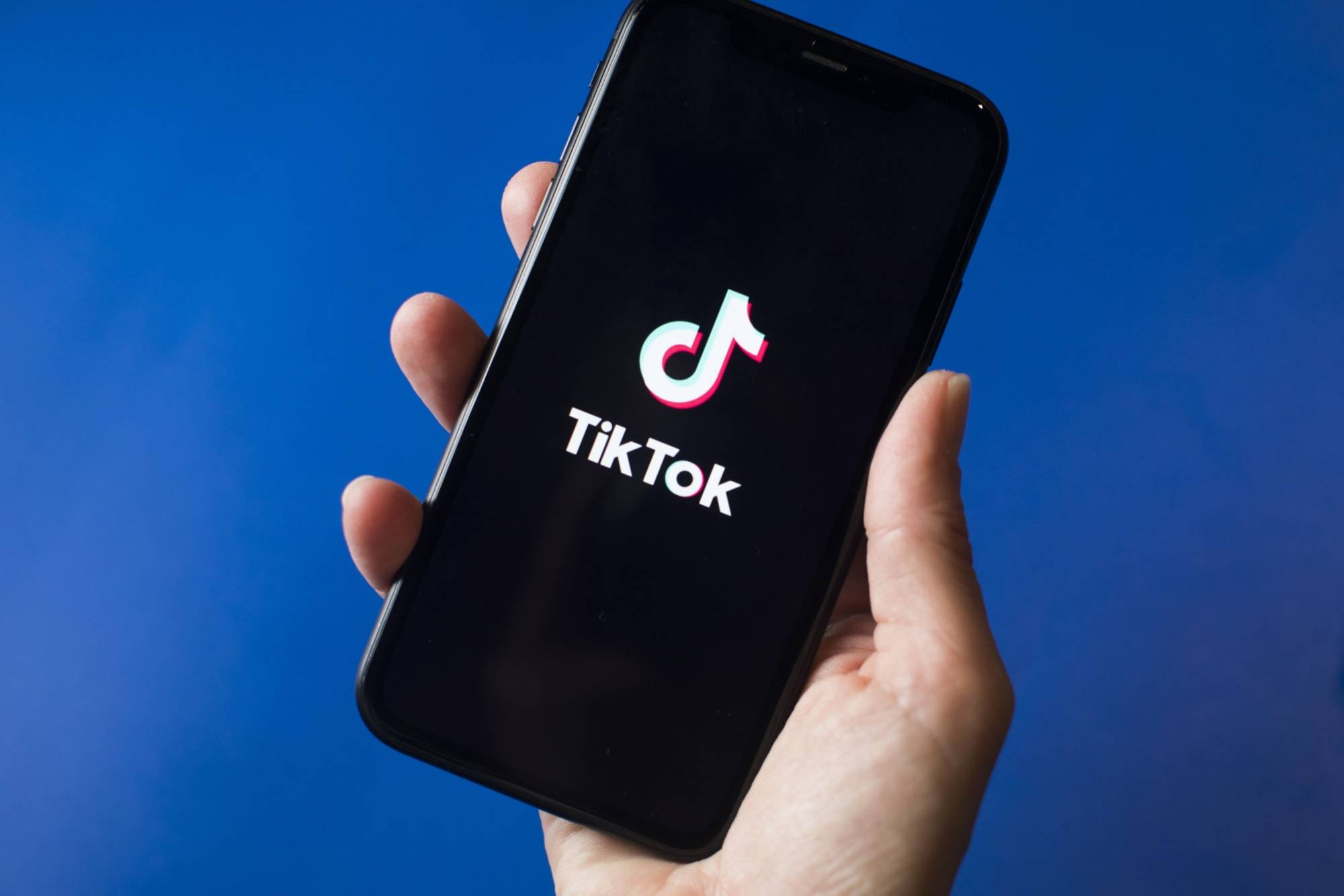 “TikTok” bu il Azərbaycandan yüklənmiş yüzminlərlə videonu silib
