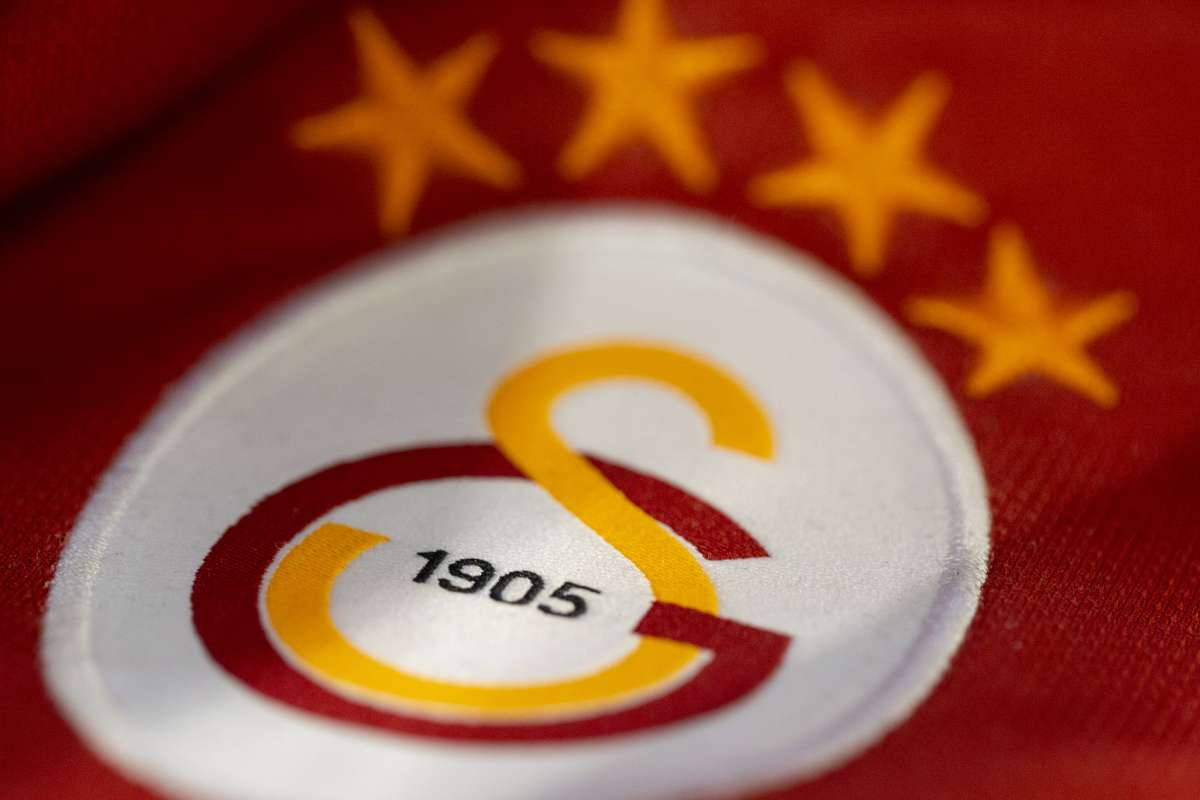 "Qalatarsay" məşhur futbolçunu ala bilər - FOTO