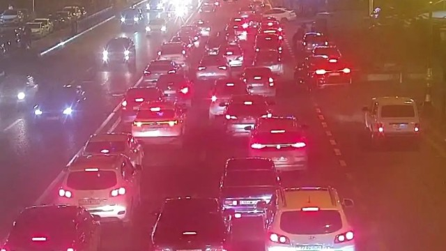 Bu yollarda tıxac var - SİYAHI