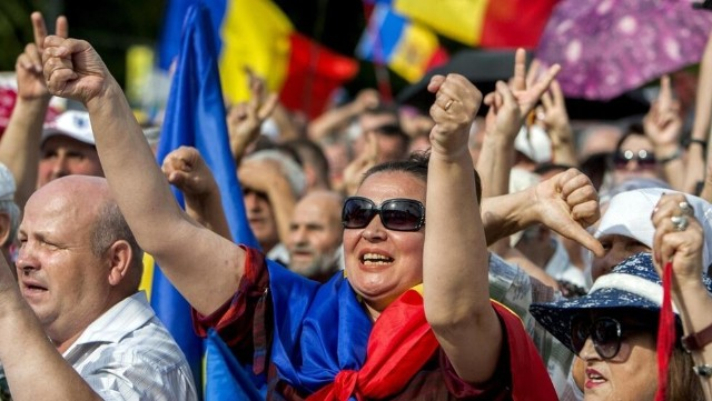 Slovakiyada hökumət əleyhinə aksiyalar keçirilib