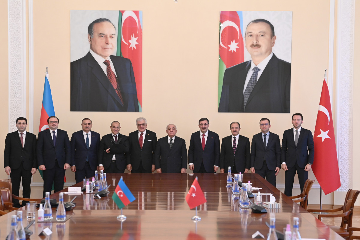 Əli Əsədov Türkiyə vitse-prezidenti ilə görüşüb