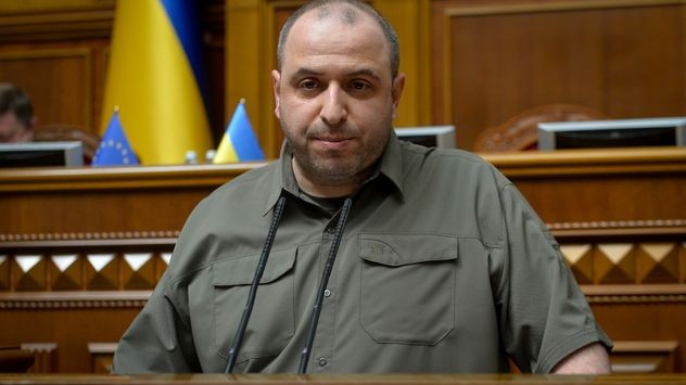 Ukrayna müdafiə naziri övladlarına ABŞ vətəndaşlığı alıb